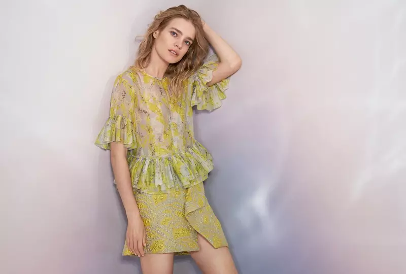 H&M Conscious 独家莱赛尔混纺衬衫 $59.99 和提花编织裙 $59.99