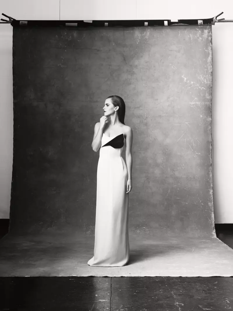 Emma Watson o khahlisitse ho NET-A-PORTER Shoot Featuring Eco-Friendly Fashion