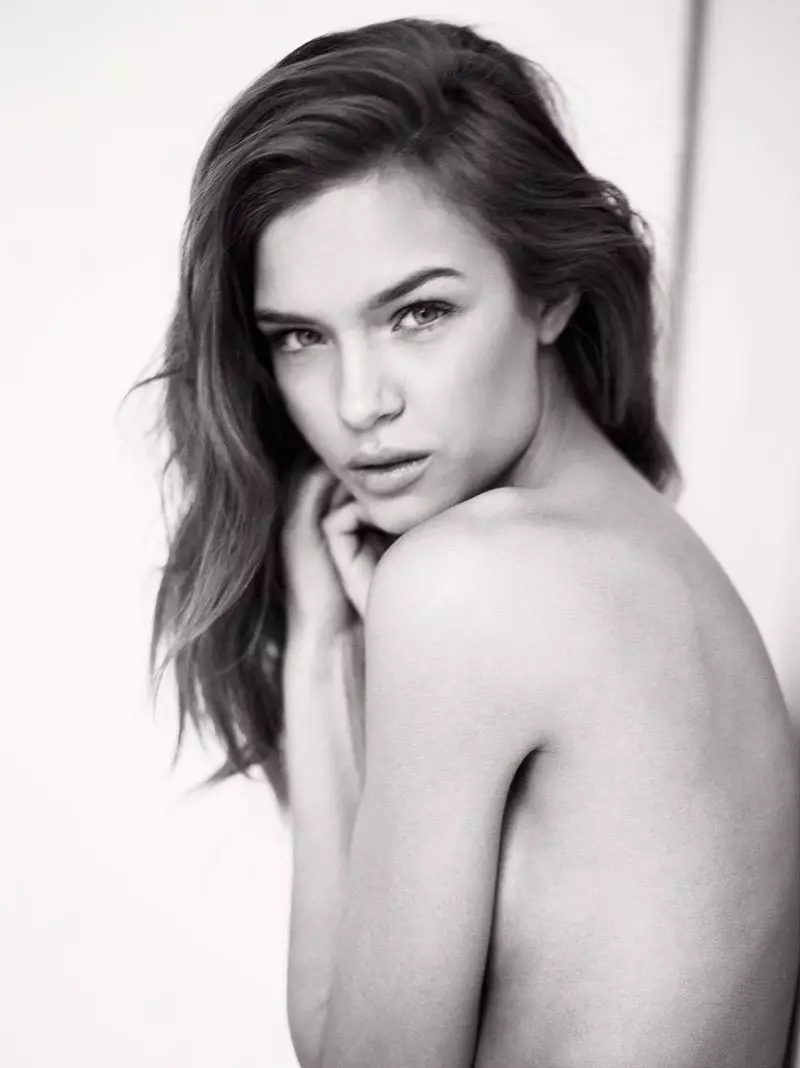 Potret | Josephine Skriver oleh Henrik Adamsen