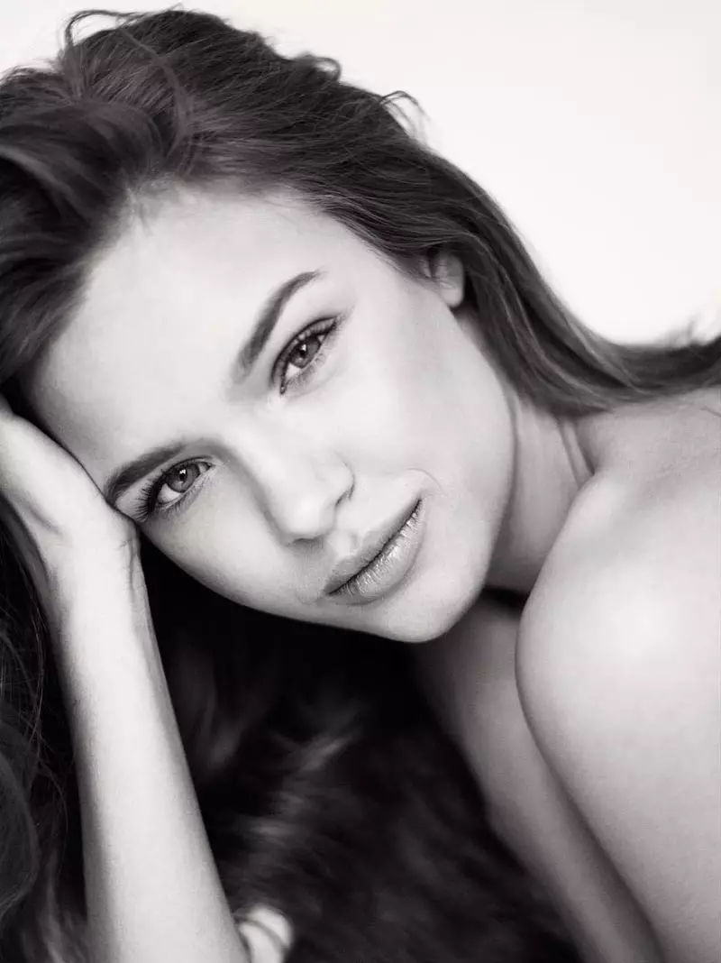 Potret | Josephine Skriver oleh Henrik Adamsen