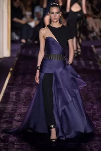 Atelier Versace 2014-يىلى كۈز پەسلىدىكى بەدەن شەكلىگە ماس كېلىدۇ