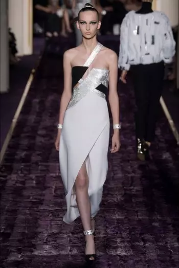 Atelier Versace Does Body-Con Haute Couture for Fall 2014 Show