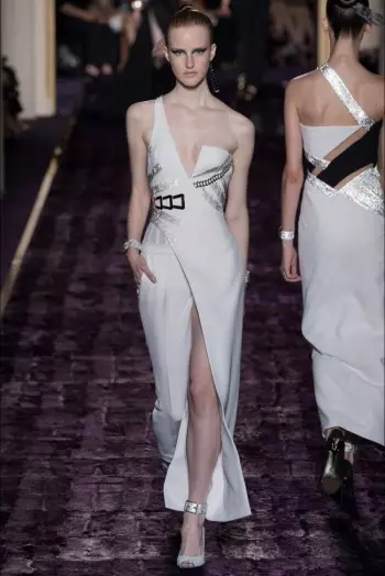 Atelier Versace doen Body-Con Haute Couture vir herfs 2014 Show