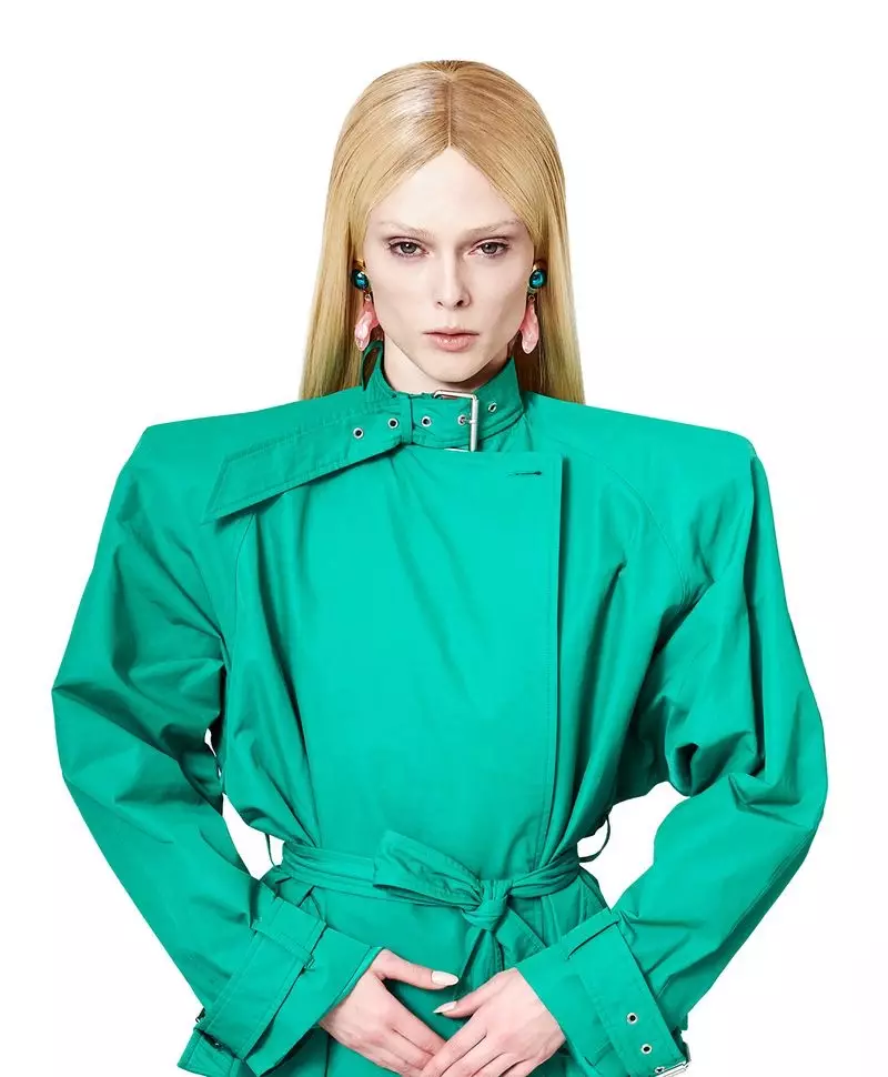 Coco Rocha - bu Harper's Bazaar Tayvan uchun moda xameleoni