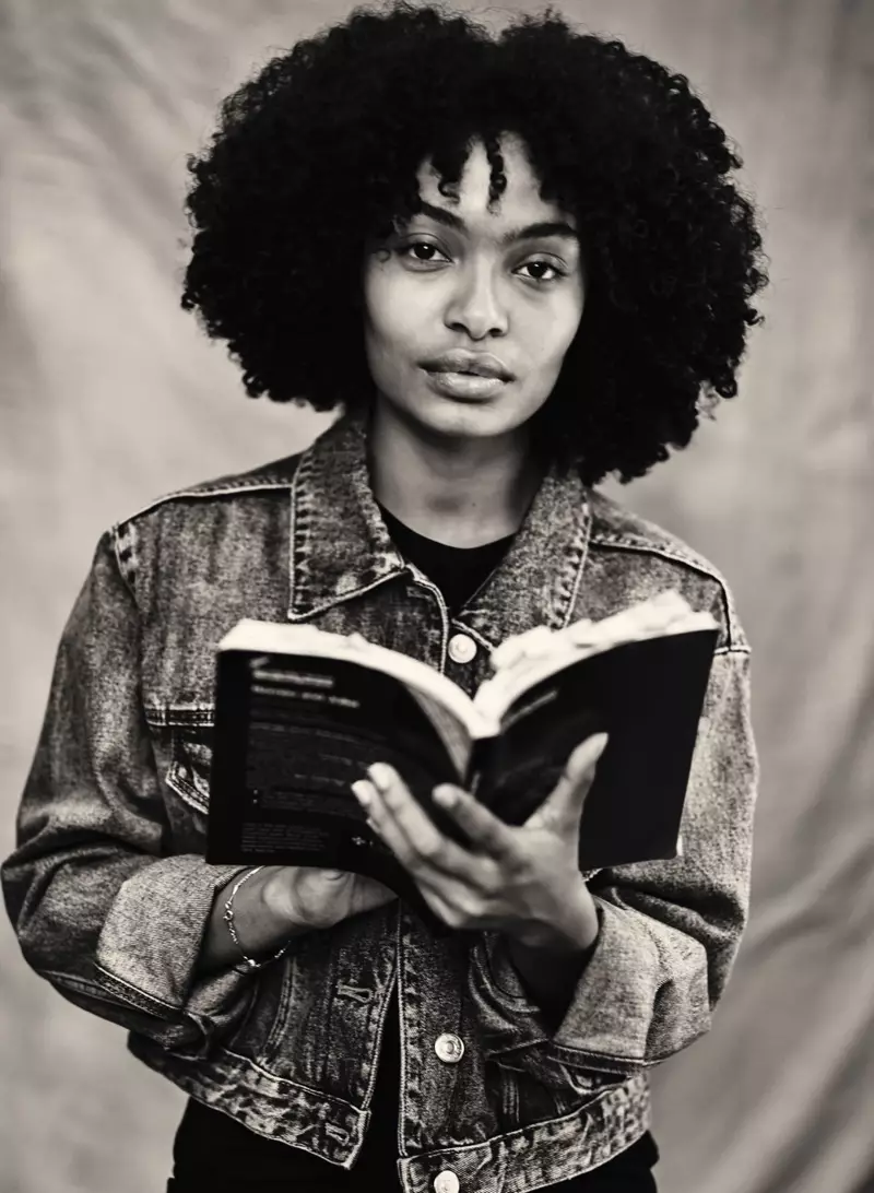 Yara Shahidi anapiga picha kwa ajili ya kalenda ya Pirelli 2020. Picha: Paolo Roversi