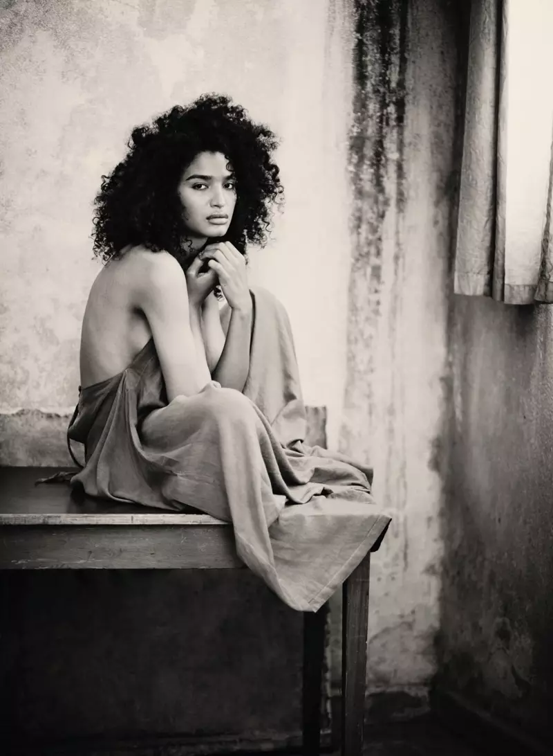 Béntang Indya Moore dina kalénder Pirelli 2020. Poto: Paolo Roversi