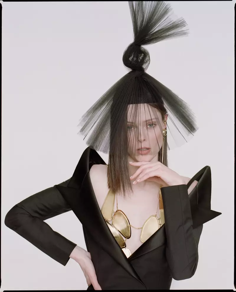 Coco Rocha poséiert am Jean Paul Gaultier fir Harper's Bazaar Ukraine