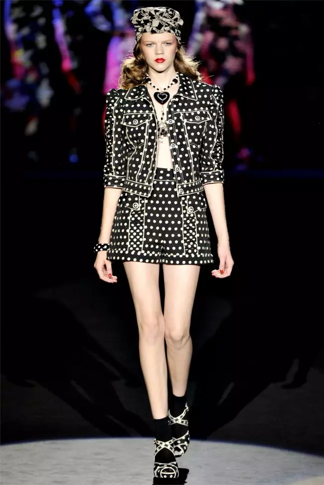 Anna Sui Caij nplooj ntoos hlav 2012 | New York Fashion Week