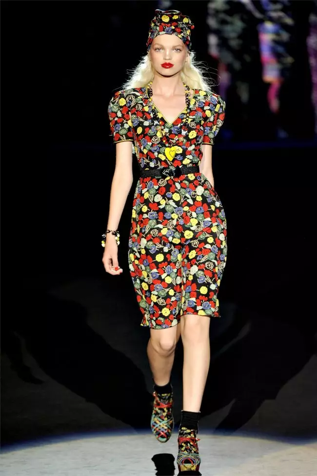 Anna Sui Caij nplooj ntoos hlav 2012 | New York Fashion Week