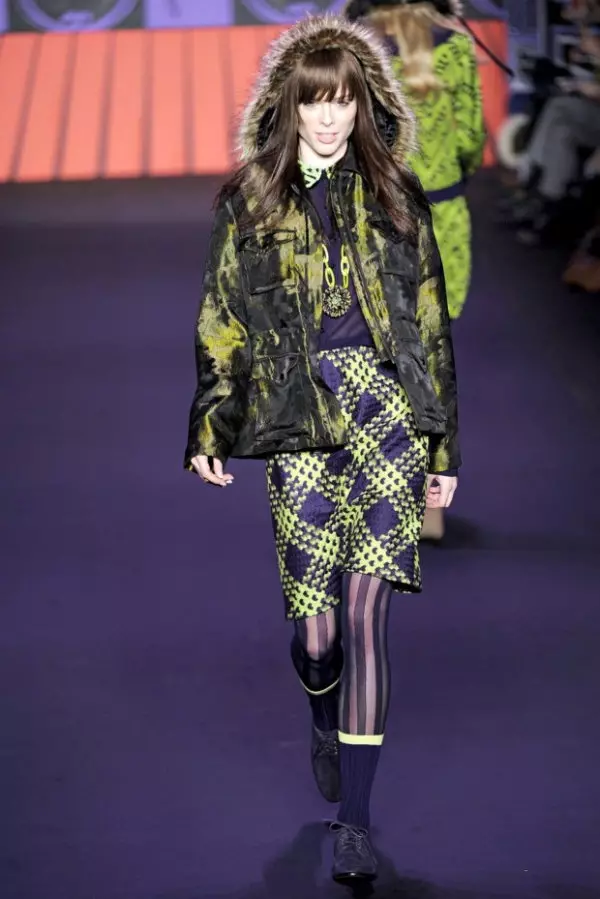 Anna Sui Fall 2011 | نيۇ-يورك مودا كىيىم ھەپتىلىكى