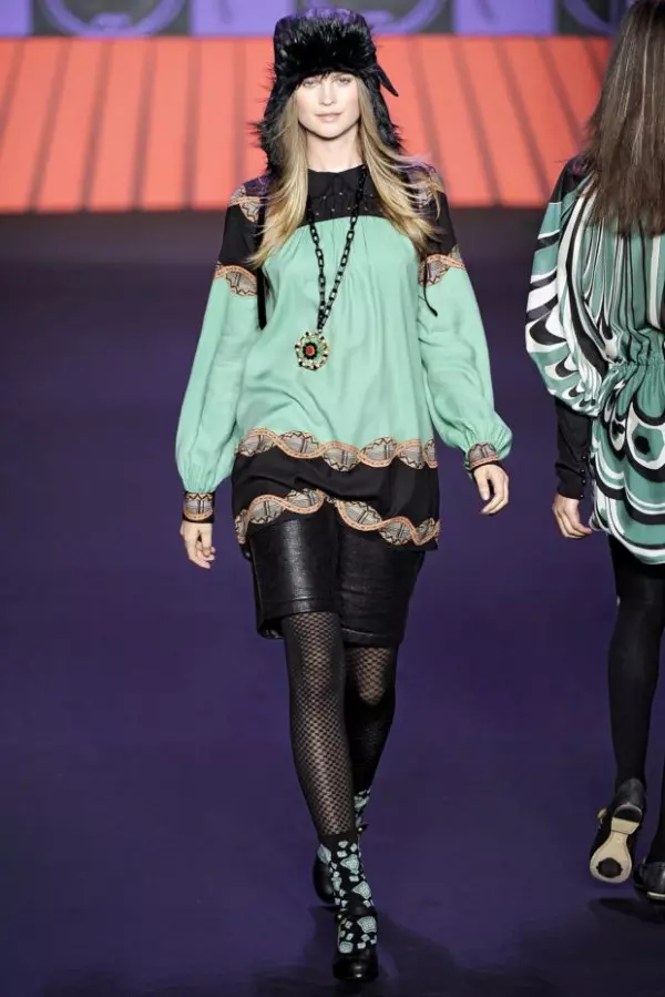 Anna Sui Fall 2011 | Todobaadka Fashion-ka ee New York