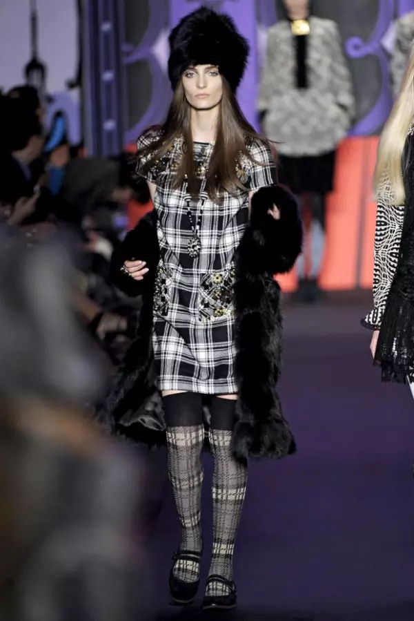 Anna Sui mùa thu 2011 | Tuần lễ thời trang New York