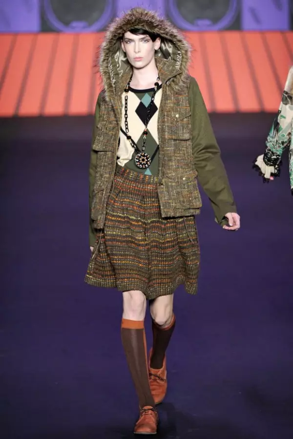 Anna Sui Fall 2011 | Izu Ejiji New York