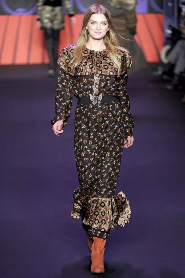 Anna Sui Caij nplooj zeeg 2011 | New York Fashion Week