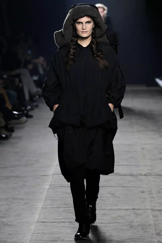 Y-3 Dayr 2011 | Todobaadka Fashion-ka ee New York