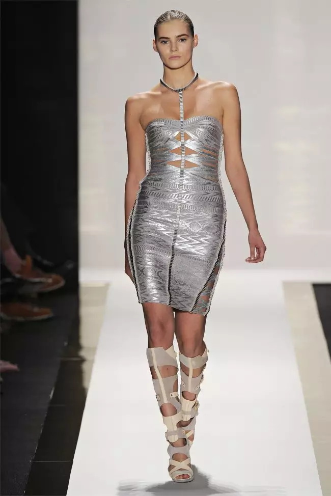 Max Azria Spring 2012 မှ Herve Leger | နယူးယောက်ဖက်ရှင်ရက်သတ္တပတ်