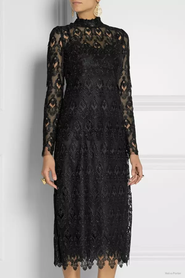 Vestido de encaixe e tul de Dolce & Gabbana dispoñible en Net-a-Porter por 2.375 dólares