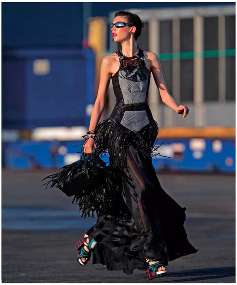 Jacquelyn Jablonski luce estilo veraniego para la revista Dujour de Hans Feurer