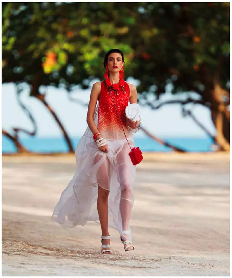 Jacquelyn Jablonski dá estilo de verán para a revista Dujour de Hans Feurer