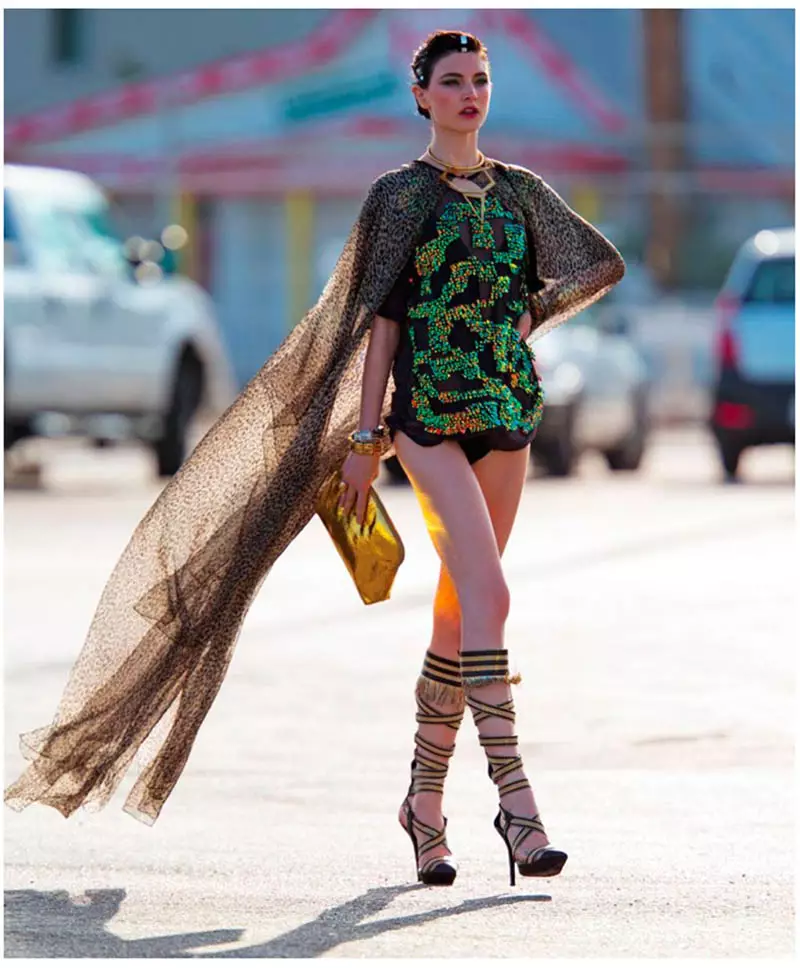 Jacquelyn Jablonski 为 Hans Feurer 的 Dujour 杂志穿上夏季风格