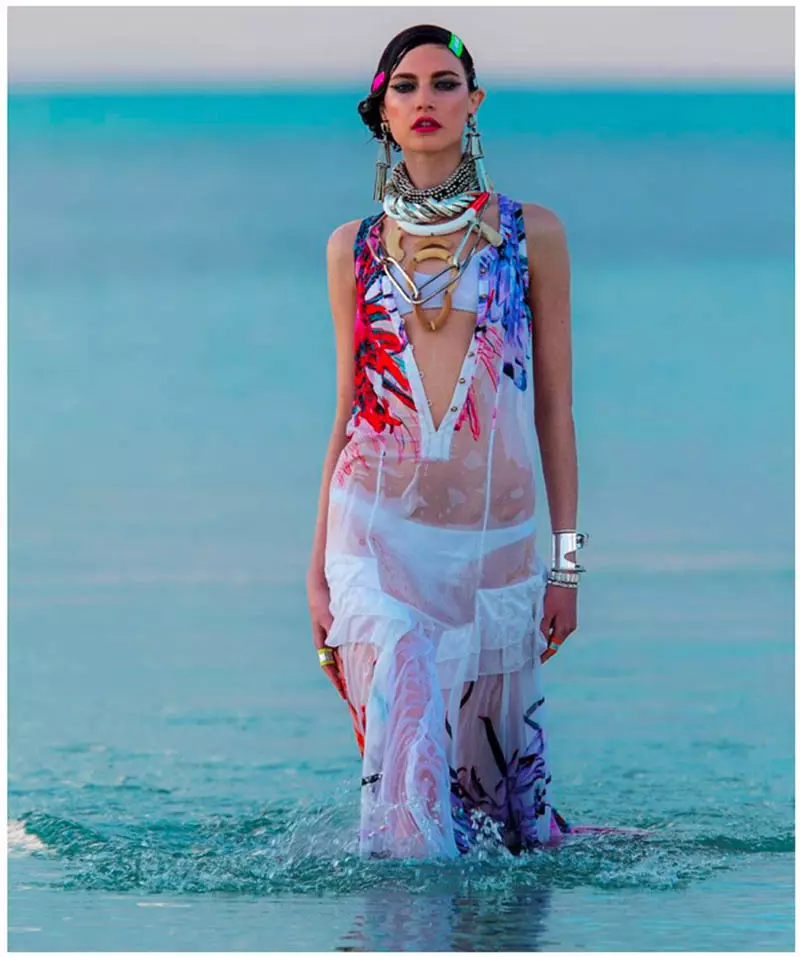 Jacquelyn Jablonski Dons Summer Style ji bo Kovara Dujour ji hêla Hans Feurer ve