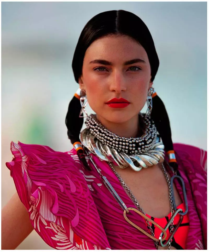 Jacquelyn Jablonski Dons Summer Style ji bo Kovara Dujour ji hêla Hans Feurer ve