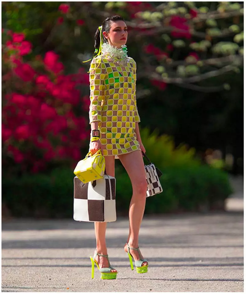 Hans Feurer tərəfindən Dujour jurnalı üçün Jacquelyn Jablonski Dons Summer Style