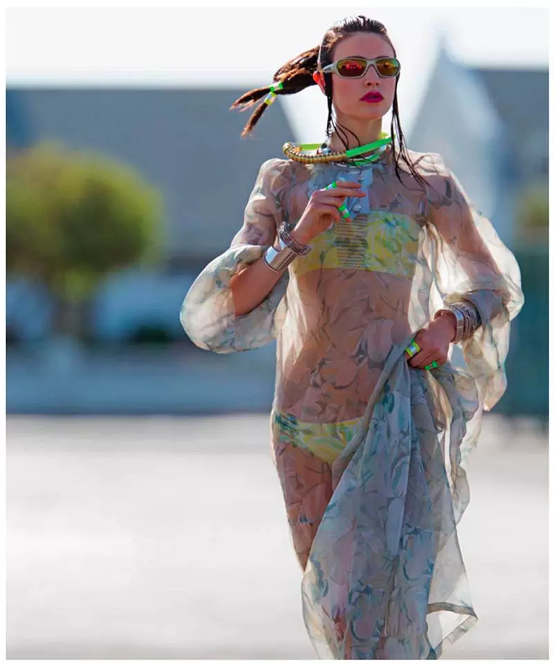 Jacquelyn Jablonski Dons Style Summer ee Majaladda Dujour ee Hans Feurer