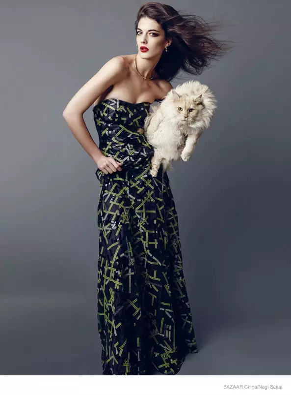 Katryn Kruger i Dreamy Gown Styles til BAZAAR China af Nagi Sakai