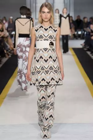 Giambattista Valli: Reka tubone Groovy hamwe nayo