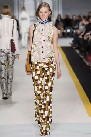 Giambattista Valli: Reka tubone Groovy hamwe nayo