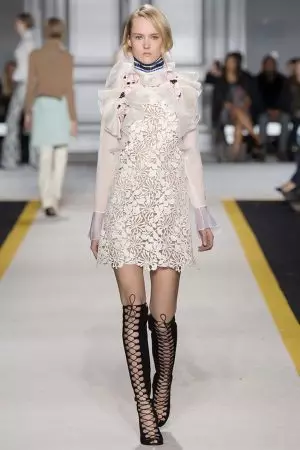 Giambattista Valli: Mari Dapatkan Groovy Dengannya