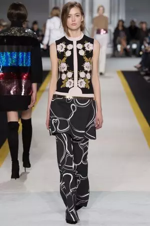 Giambattista Valli: අපි එය සමග Groovy ලබා ගනිමු