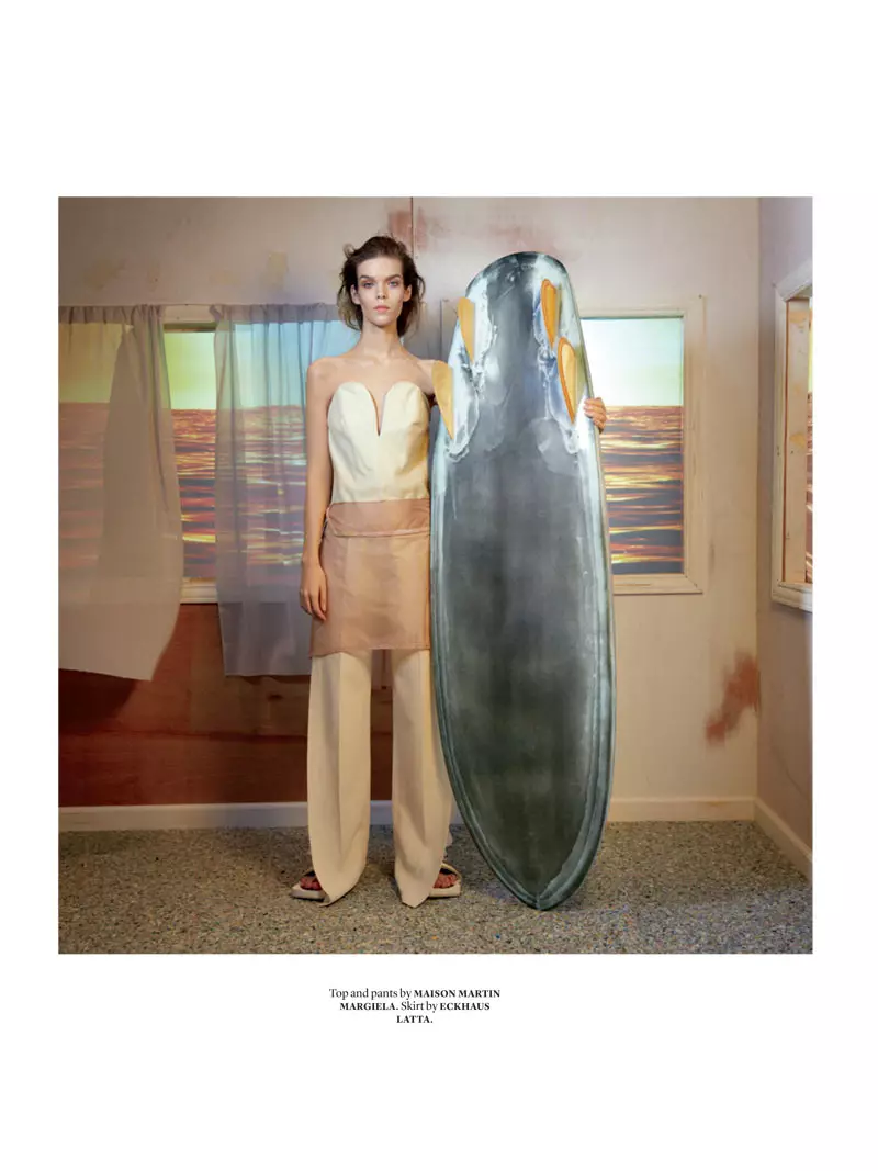 Meghan Collison은 Will Davidson의 Document Journal S/S 2013의 세련된 서퍼입니다.