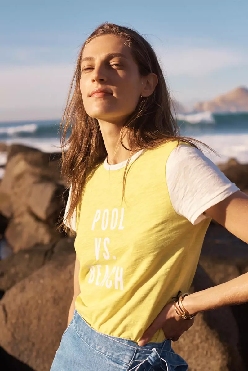 Madewell Hi-Fi Pool vs Beach Shrunken Tee i Raw-Hem Wrap Jean suknja