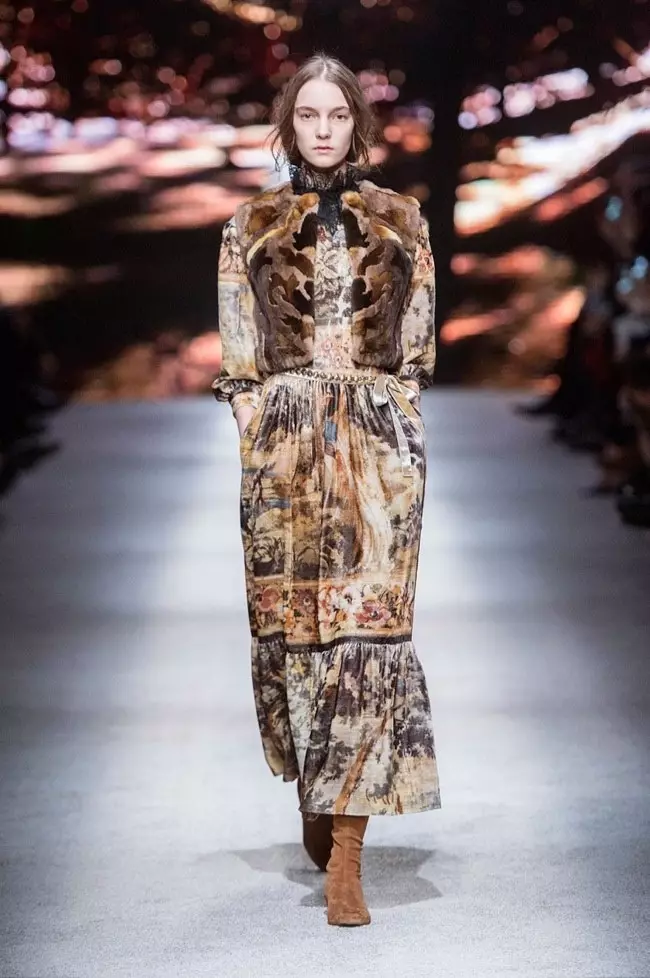 I-Alberta Ferretti inikezela ngeFashoni yeFairytale ekwindla yowama-2015