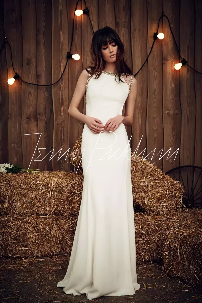 Jenny Packham Bridal Orisun omi 2017: Aṣọ Cora pẹlu ọrun ọrun ti a ṣe ọṣọ gara