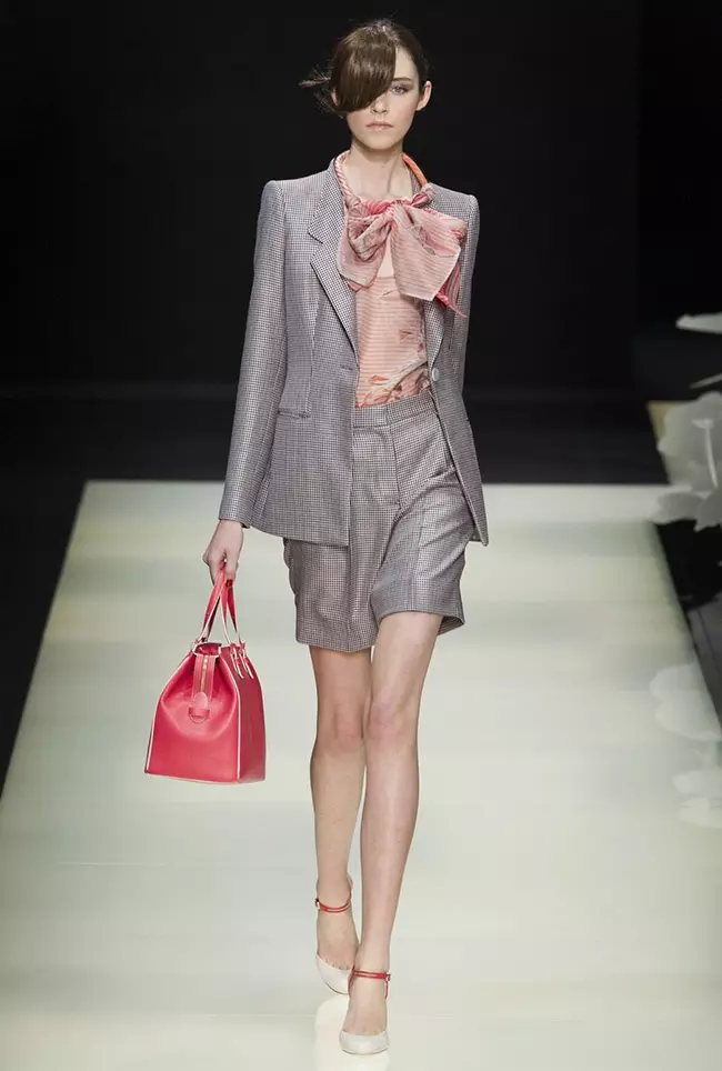 Giorgio Armani mùa xuân 2016 | Tuần lễ thời trang Milan