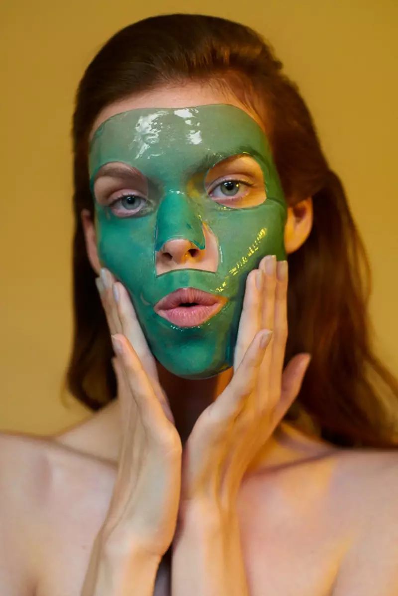 UMeghan Collison Ugqoke I-Bold Beauty Masks eVogue Ukraine