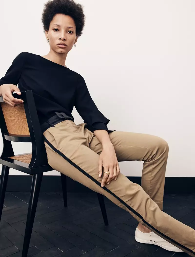 J. Crew mailadun txanpadun mahukadun kamiseta krepe koloretsuan eta Cameron Bow Stretch Chino prakak