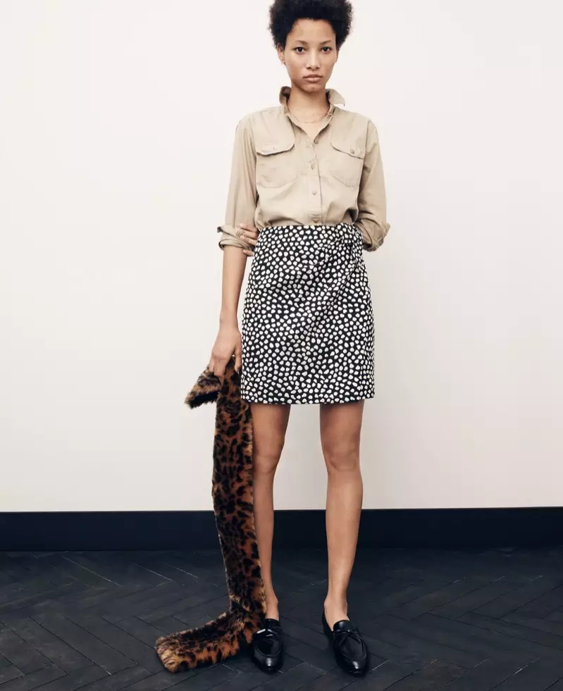 J. Crew Fatigue Boyfriend Shirt, Metallic Pebble Print Jacquard Skirt, Leopard Faux-Fur Stole ug Academy Loafers sa Panit