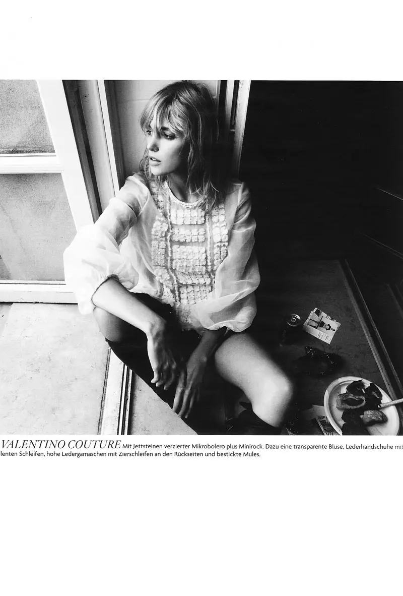 Anja Rubik de Camilla Akrans per a Vogue Germany, octubre de 2010