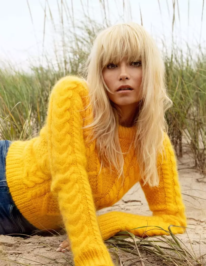 Natasha Poly pristato septintojo dešimtmečio madą „Vogue Paris“.