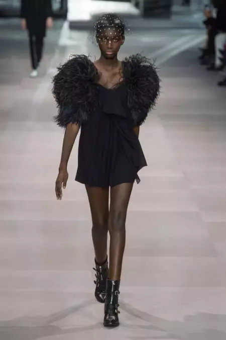 Hedi Slimane o Etsa Letšoao la Hae le Celine Spring 2019