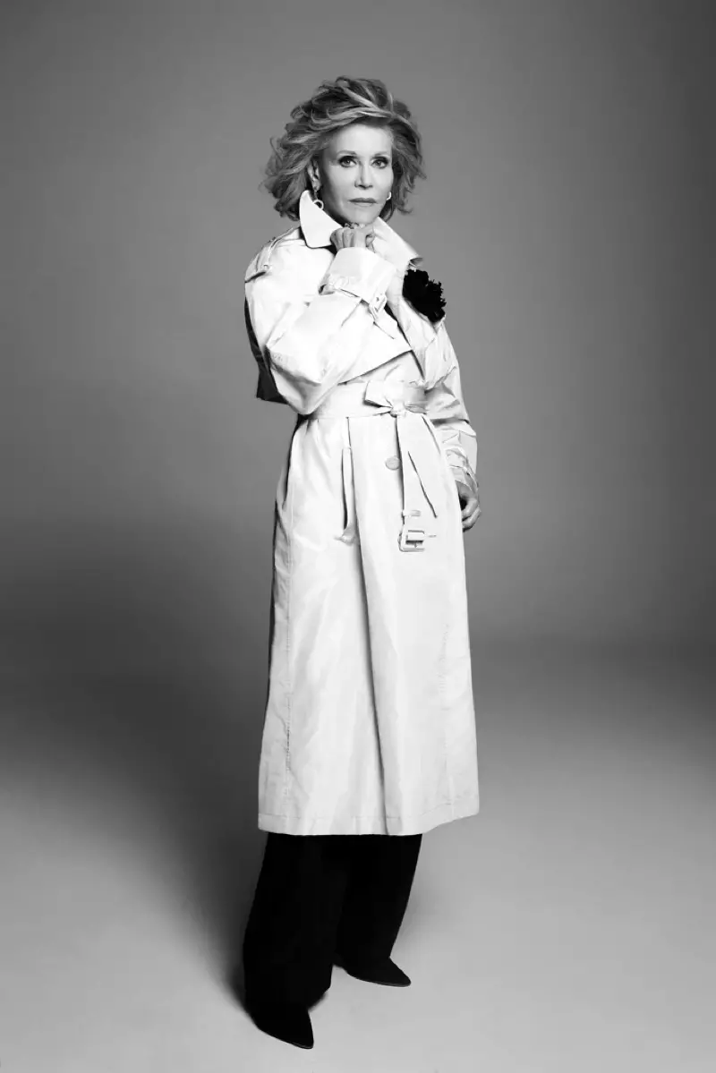 Jane Fonda pose dina jas lombang sareng bros Alexandre Vauthier Haute Couture