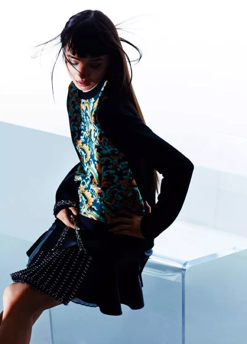 Paco Rabanne Baroque-Paisley Neoprene Sweatshirt, Asymmetric Leather Skirt ndi Iconic Chain Bag