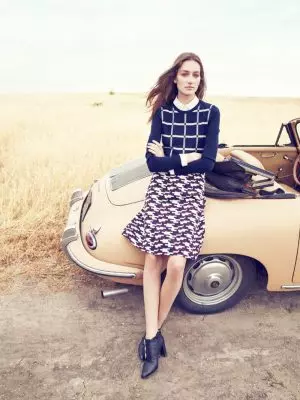 Josephine Le Tutour modélise le style folk pour Neiman Marcus