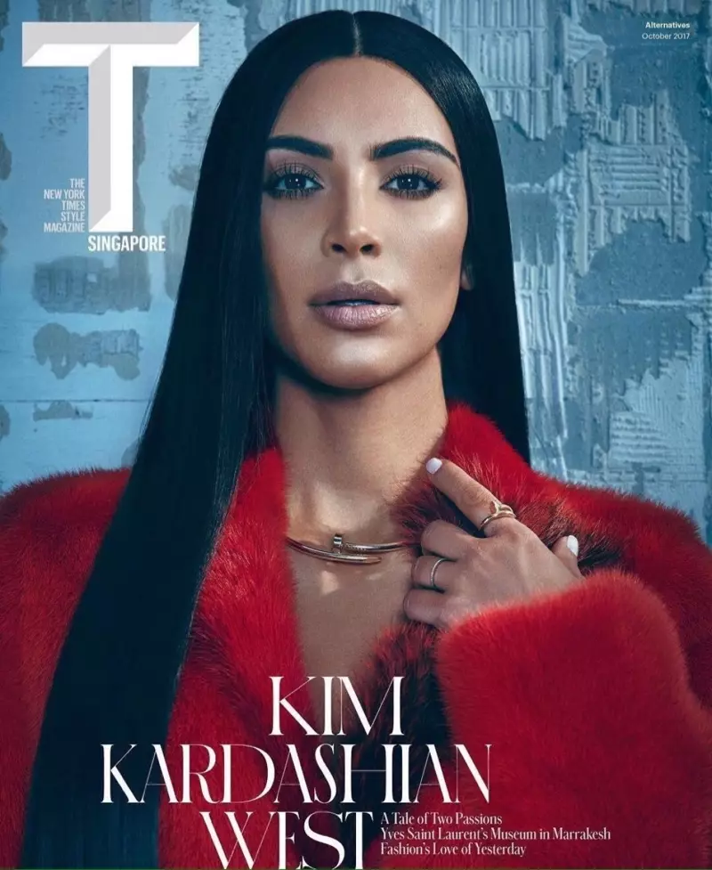 Ким Кардашијан на насловната страница на списанието Т Сингапур, октомври 2017 година