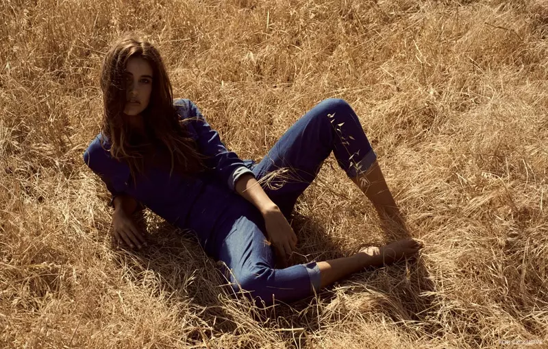 Esclusivo: Anna Herrin è "In Between Days" in Mackenzie Duncan Shoot