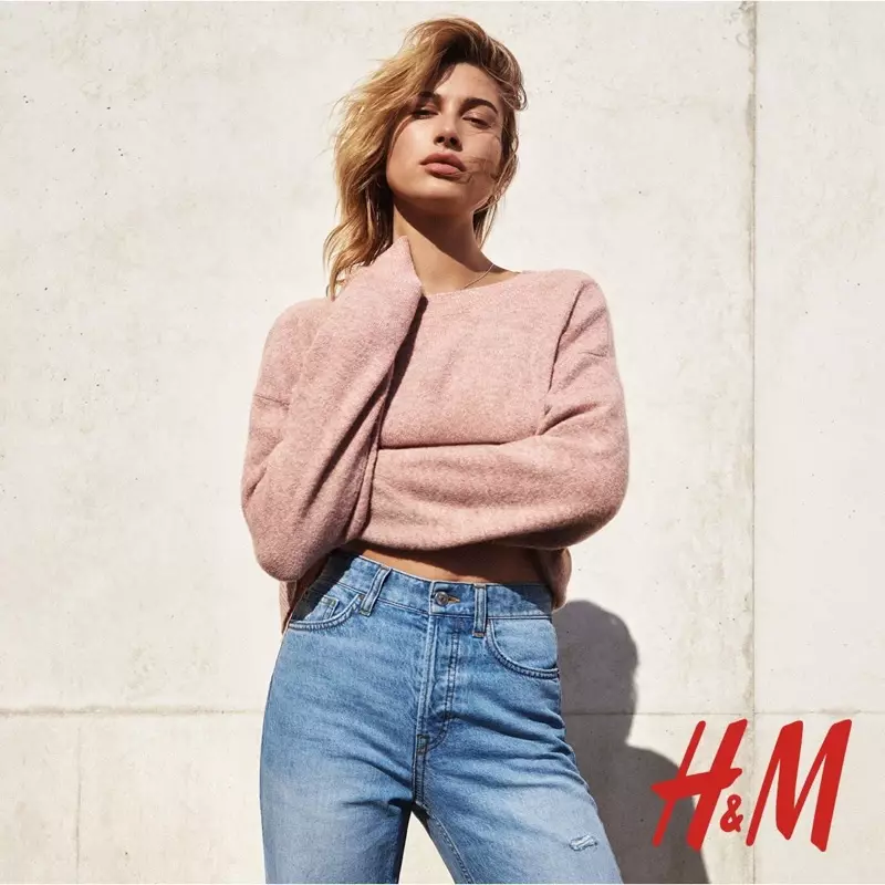 H&M Sweta Wokulirapo ndi Ma Jean Owongoka Okhazikika Otayidwa